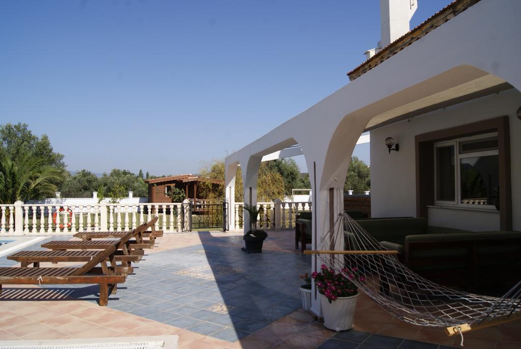 Liberta Guesthouse Seferihisar Buitenkant foto